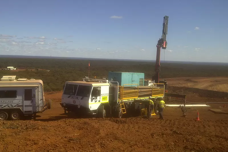 DRILLING-tatra-truck-custom_05